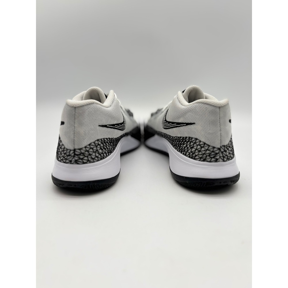 Nike Kyrie Flytrap 6 Mens10.5 White Black Basketball Shoes 
*New/No Box* - Picture 6 of 8